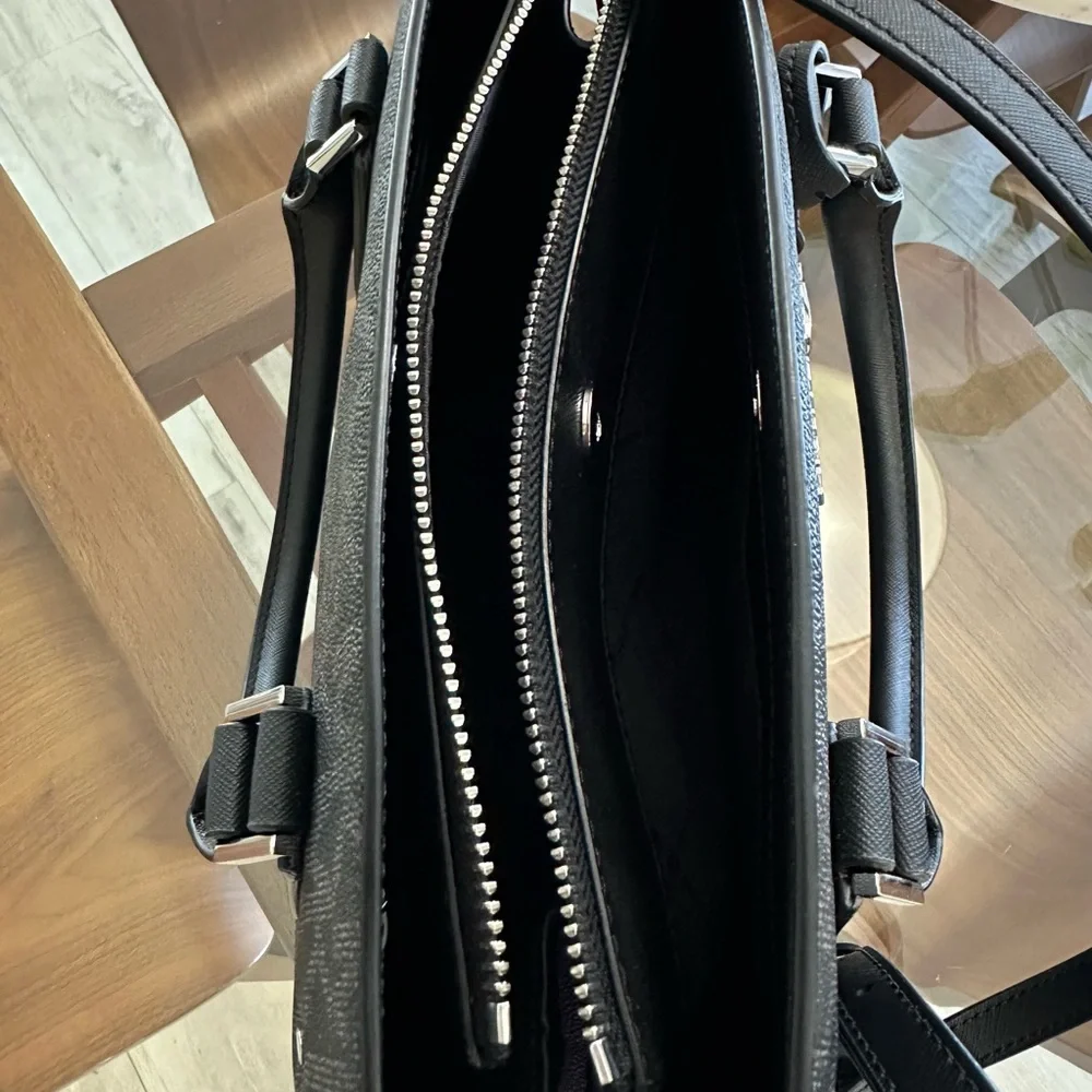 Black Michael Kors Lynn Monogram Satchel